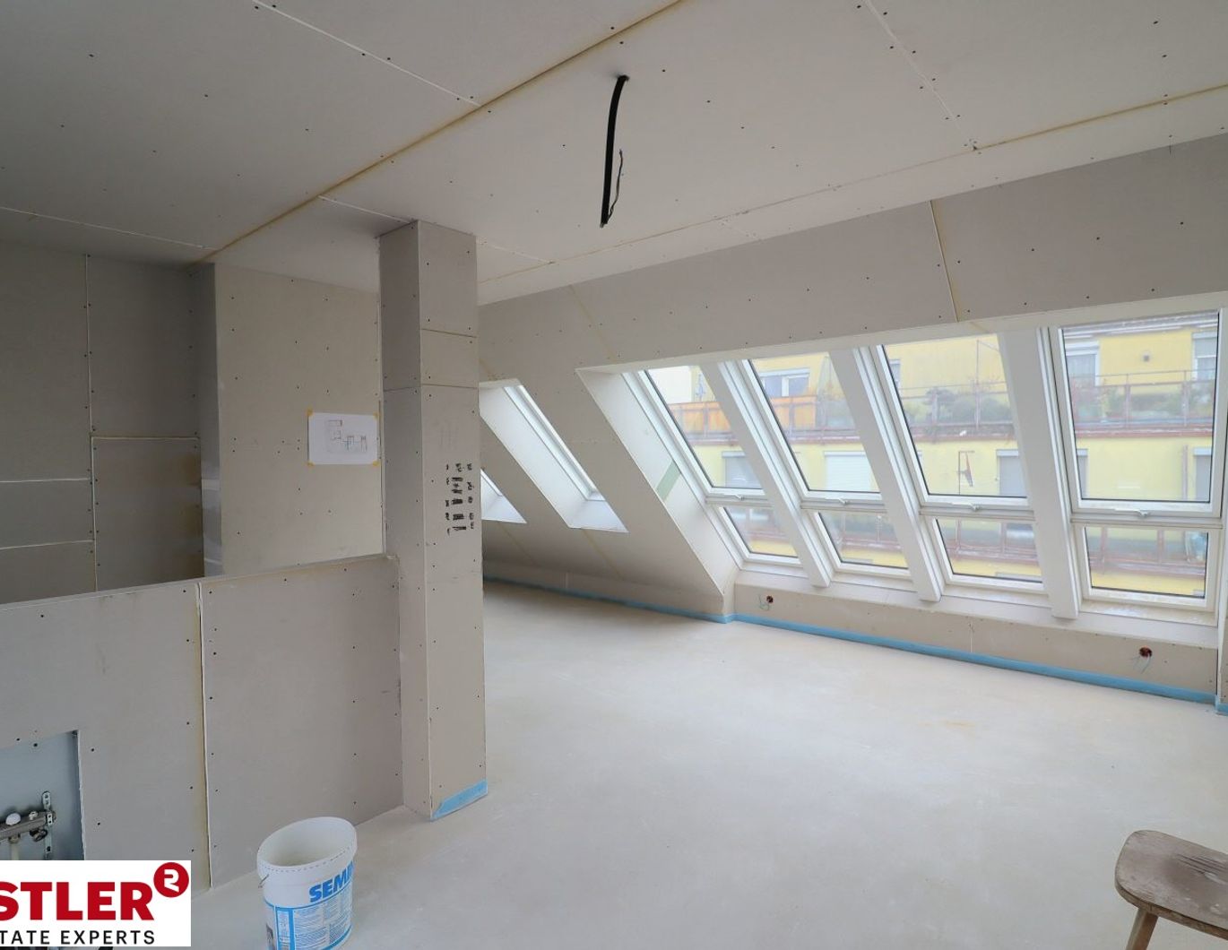 3 Zimmer - DG-Maisonette mit Terrasse - Nähe Kutschkermarkt