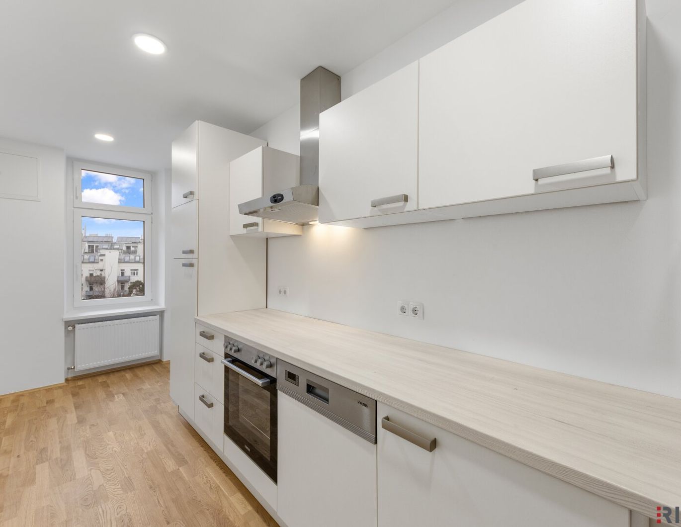 SANIERT - Nähe U1 / U2 - gut angebunden im Fünften - Küchenzeile vorhanden - an der Wiedner Hauptstraße