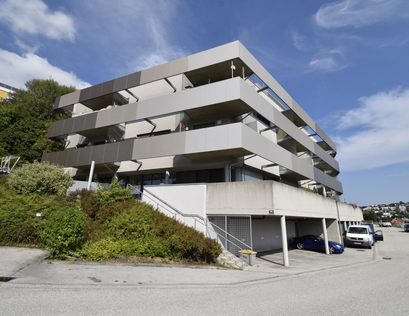 GRÜN, RUHIG, ATTRAKTIV - IHRE 2 ZIMMERWOHNUNG MIT BALKON - TOP 17