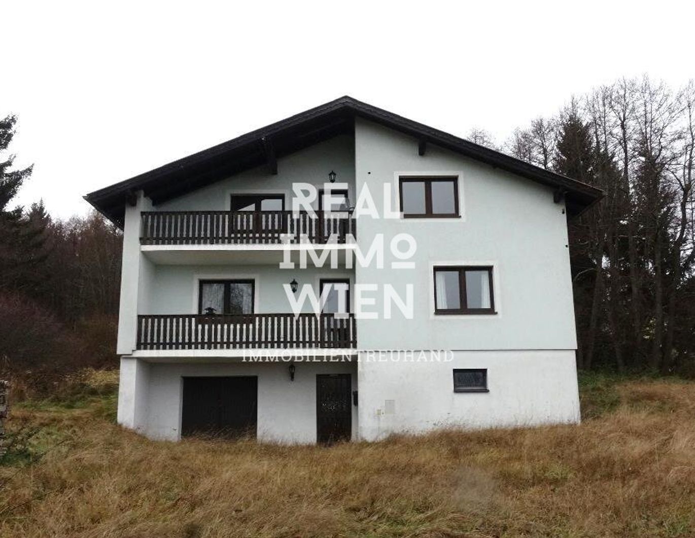 Wohnhaus mit großem Grundstück und Waldparadies in idyllischer Lage