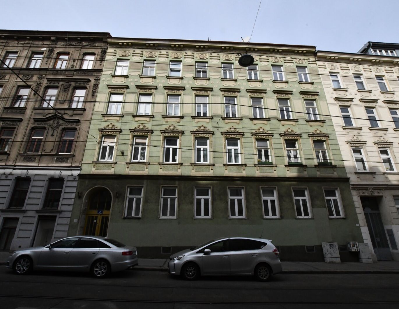 Sanierungsbedürftige 1-Zimmer-Altbauwohnung mit Entwicklungspotenzial
