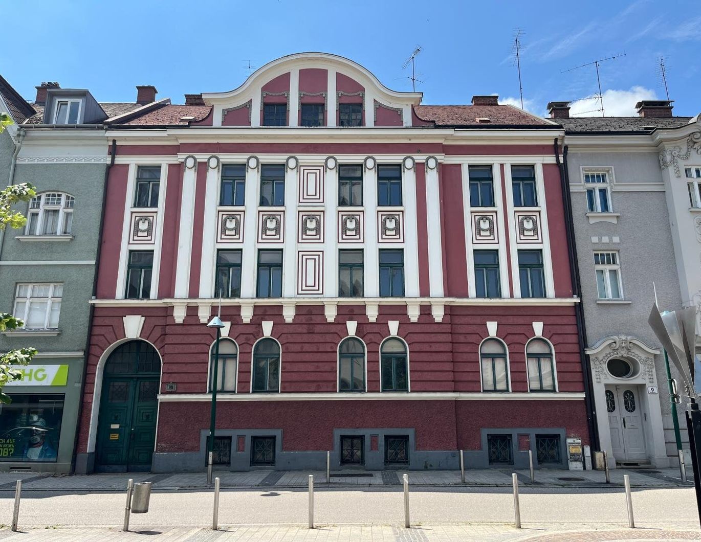NEUER PREIS! Historische Stadtvilla mit bewilligtem Erweiterungsprojekt in 1A Lage in Wels Zentrum, Bahnhofstraße