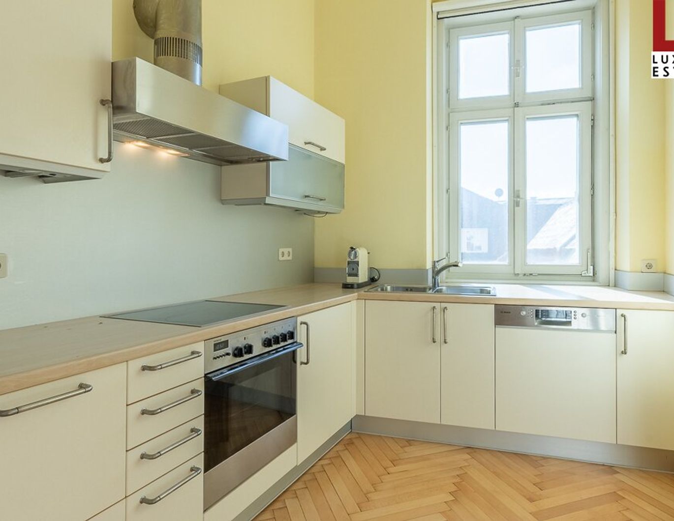 Moderne Altbauwohnng in der Innenstadt