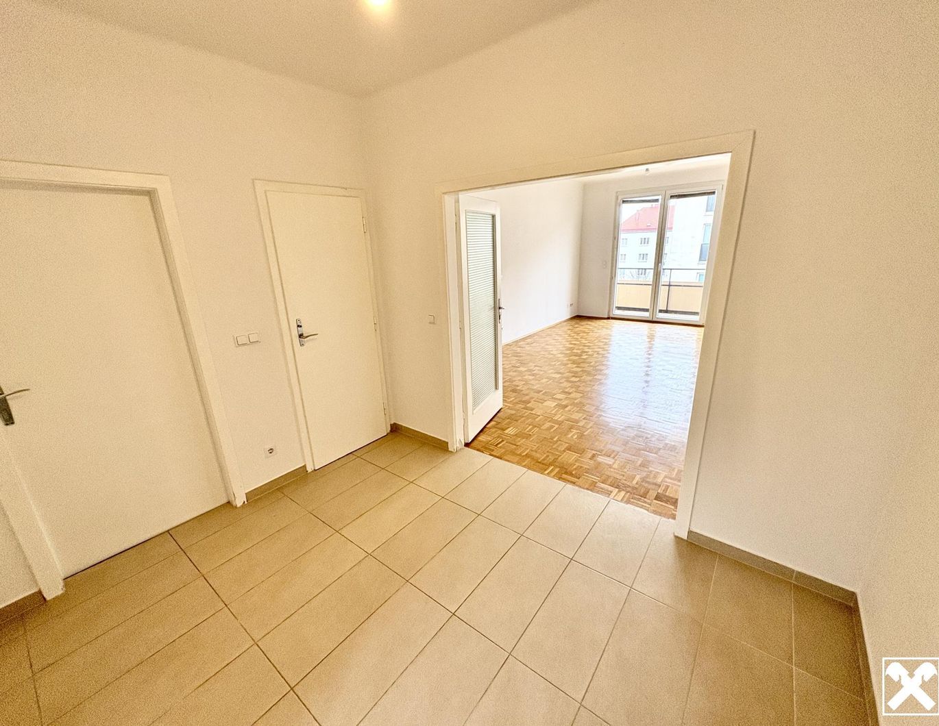 Helle, sanierte 3-Zimmer-Wohnung mit Loggia im 4. Lift-Stock - 1030 Wien