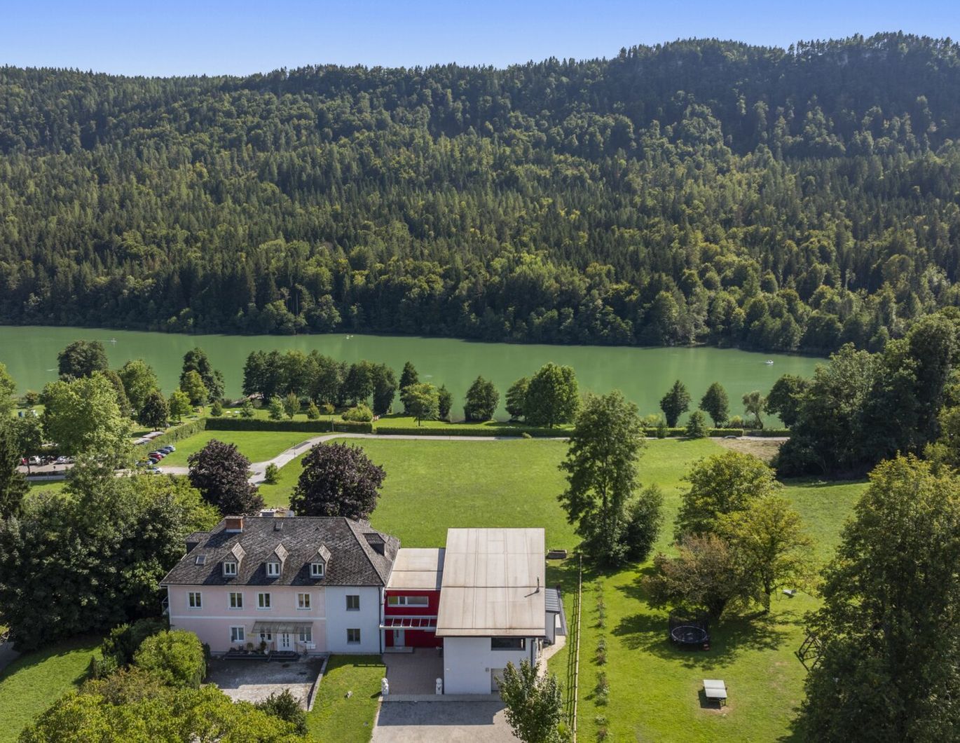 Modernisiertes Reihenhaus mit 3 Wohneinheiten, traumhaftem Seeblick und vielseitigen Nutzungsmöglichkeiten