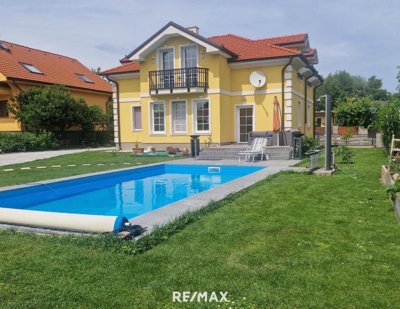Vollunterkellertes Traumhaus mit Pool
