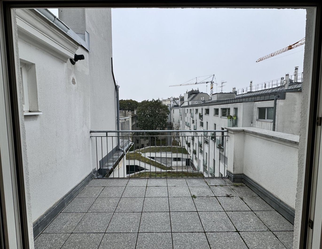 WG-geeignet! Dachgeschoßwohnung mit 2 Terrassen im 7. Bezirk