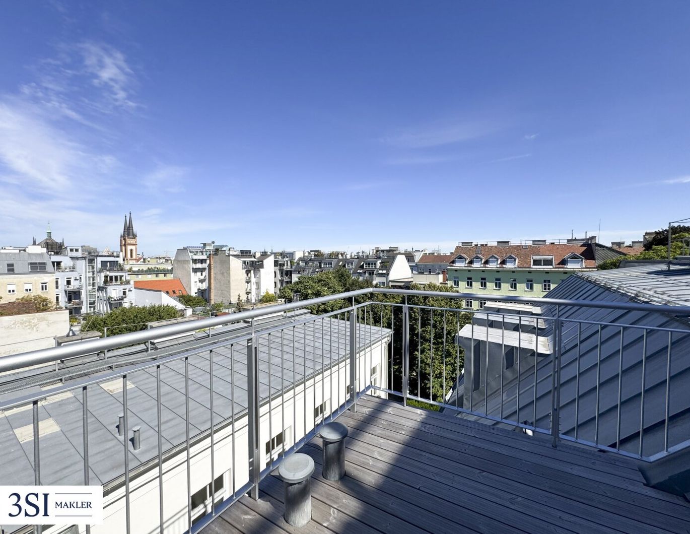 Traumblick! Urbanes Wohnen- 1,5-Zimmer-Juwel im 7. Bezirk mit riesiger Dachterrasse