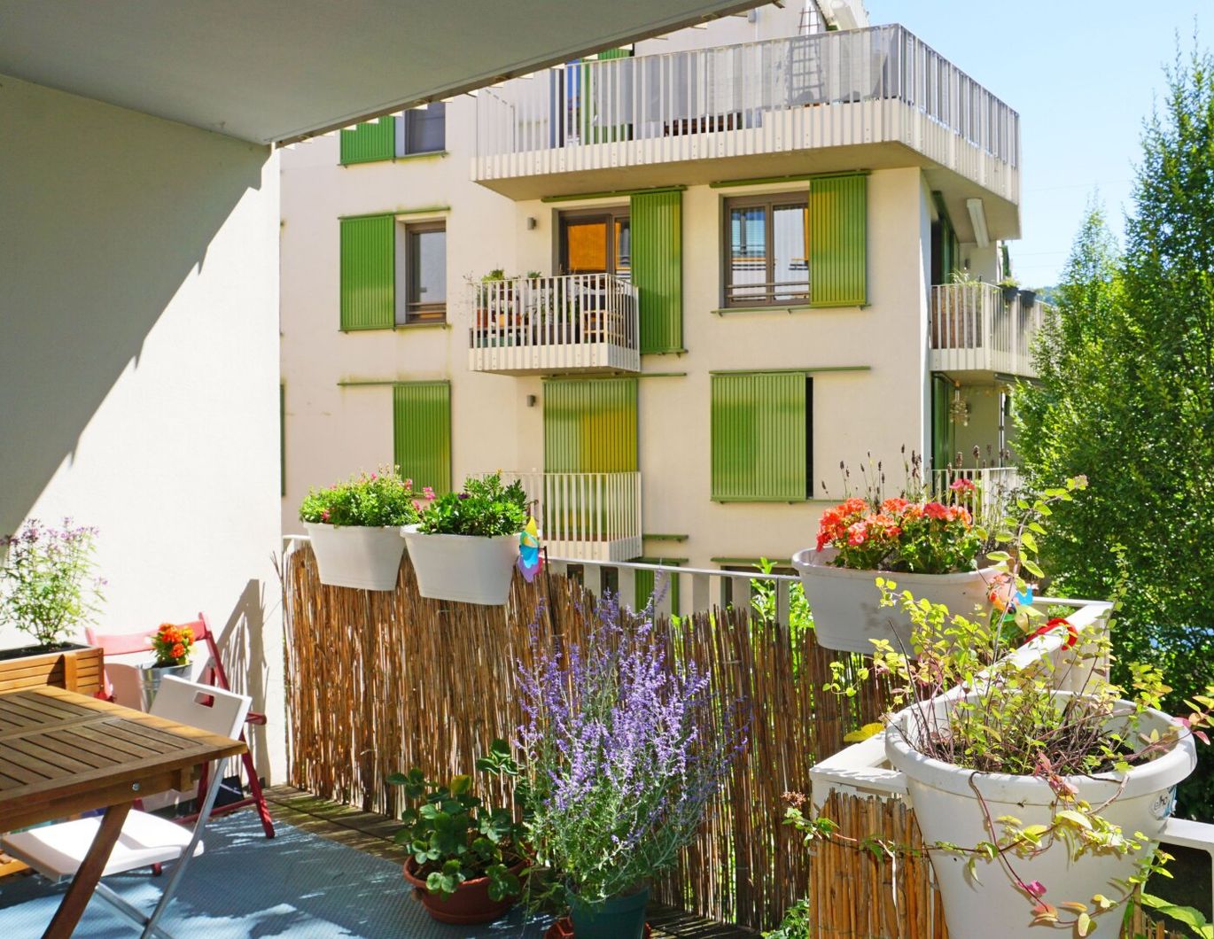 Moderne, perfekt aufgeteilte 3-Zimmerwohnung mit zwei Freiflächen