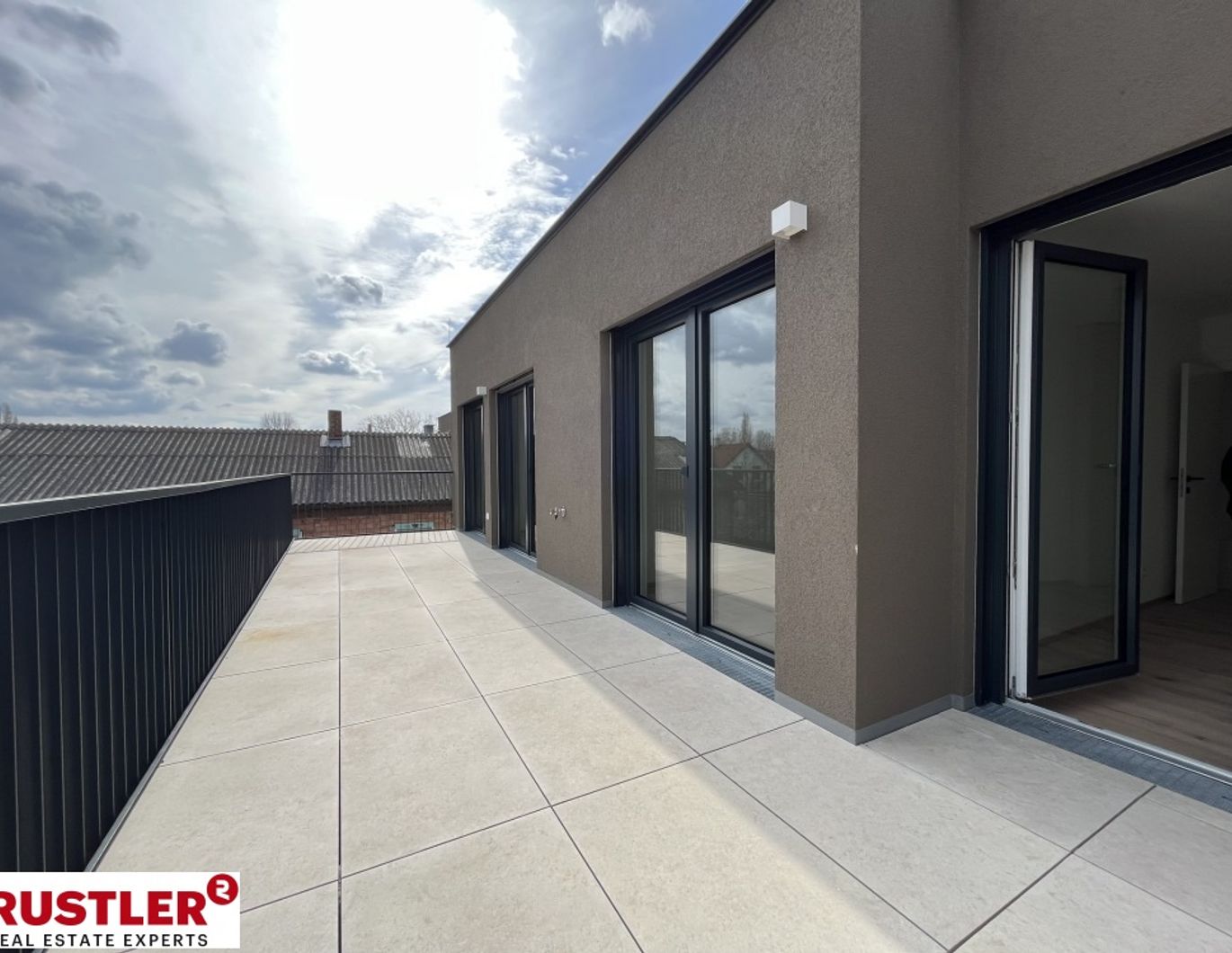 3-Zimmer Dachgeschoßwohnung mit 25 m² Balkon/Terrasse in Guntramsdorf