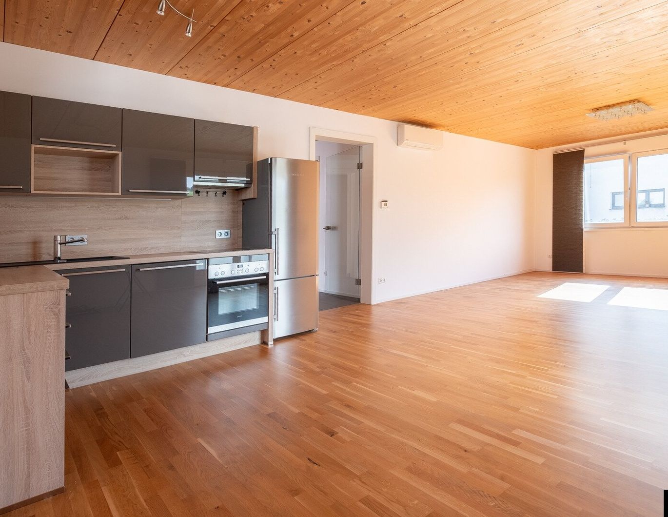 STEYREGG: Stilvolle 3-Zimmer-Wohnung mit Grünblick