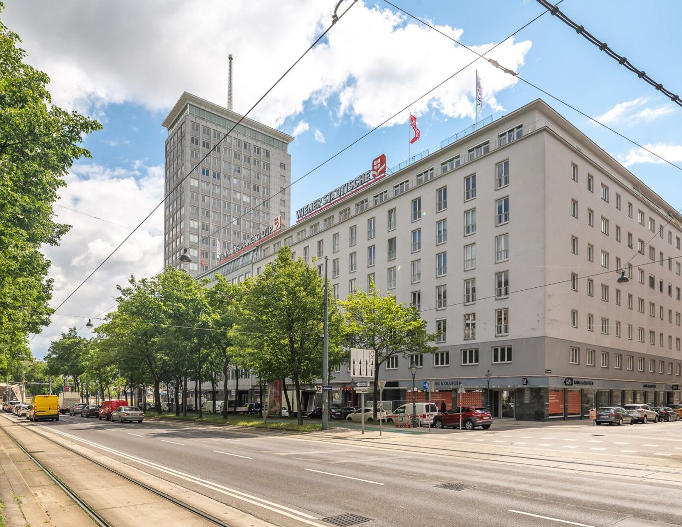 *Vormerkung* ab 10.9 Besichtigungen Möglich: Schottenring (U2/U4): 4 Zimmer-Wohnung beziehbar ab Oktober - Miete inkl. Heizkosten! WG-geeignet!