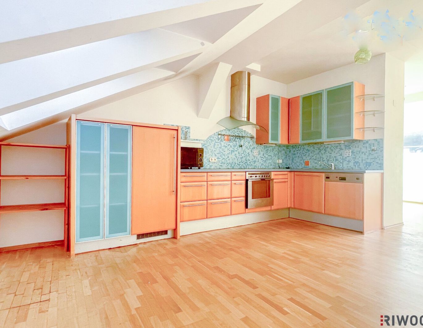 Sanierungs/Renovierungs DG mit Süd-Terrasse | 150m zum Schloss Schönbrunn | 2 Min. zur U4