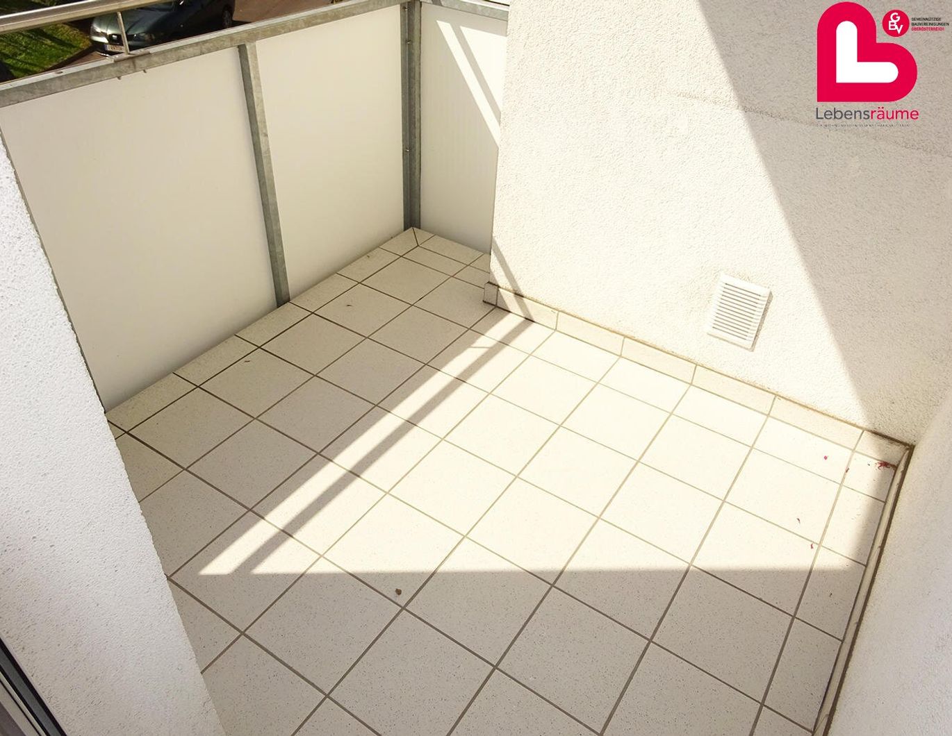 Sanierte 2 Zimmer Wohnung mit Loggia