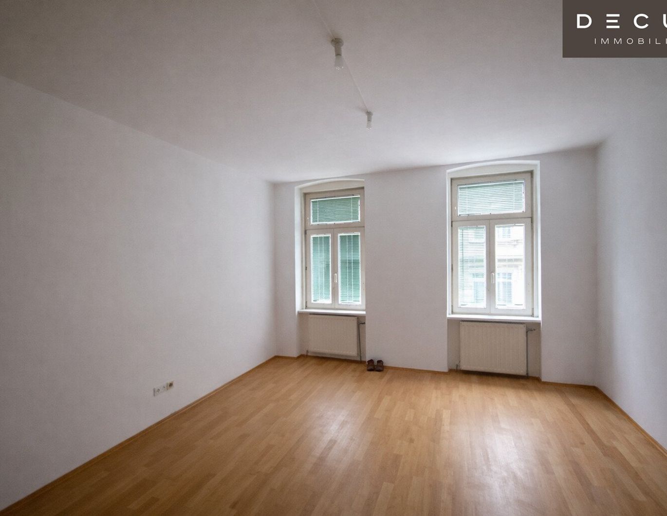 Sanierungsbedürftige Wohnung mit 3 Zimmer in gepflegtem Zinshaus