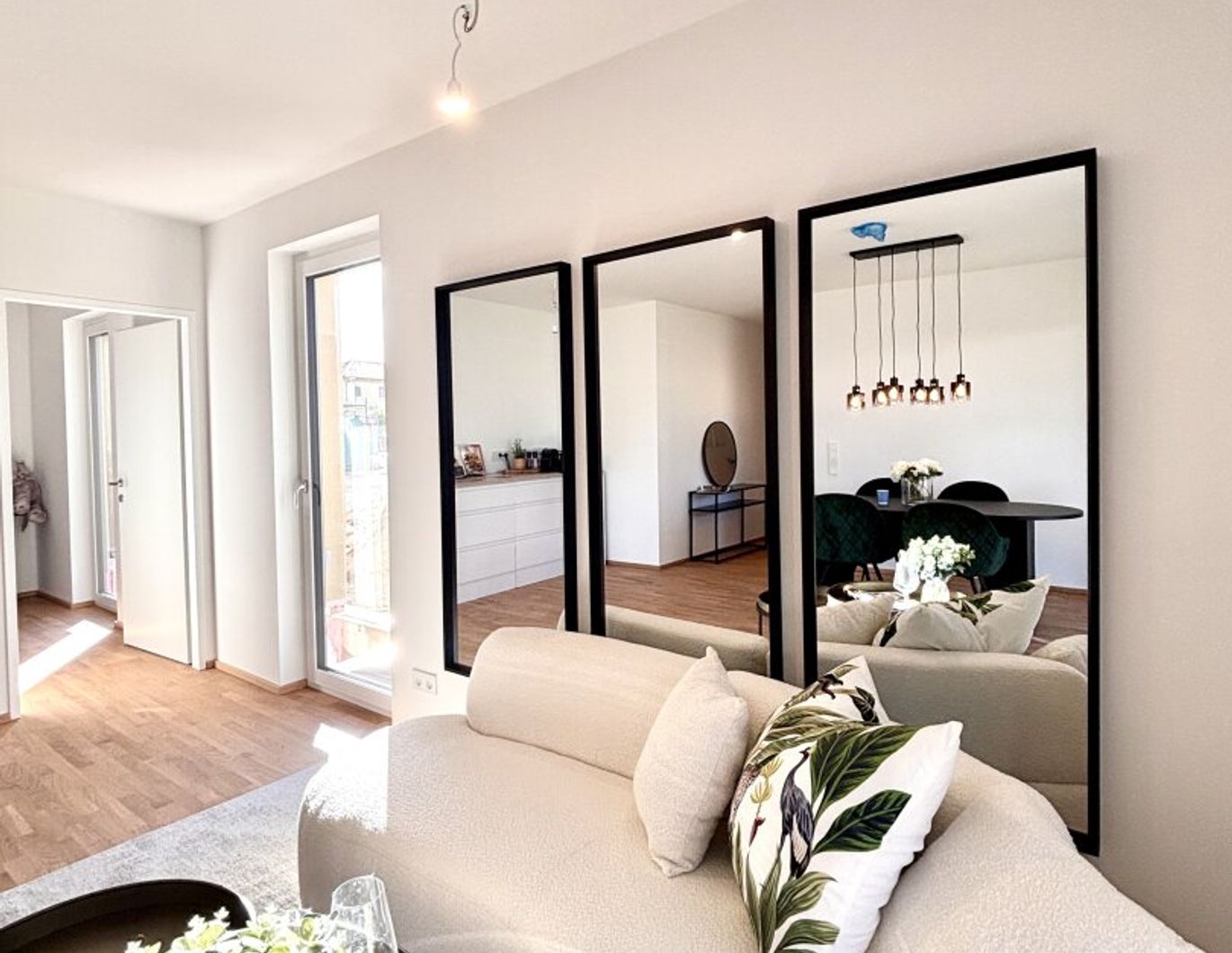 PROVISIONSFREI! Wunderschöne 4-Zimmer-Wohnung | Rundum-Dachterrasse | Lichtdurchflutet