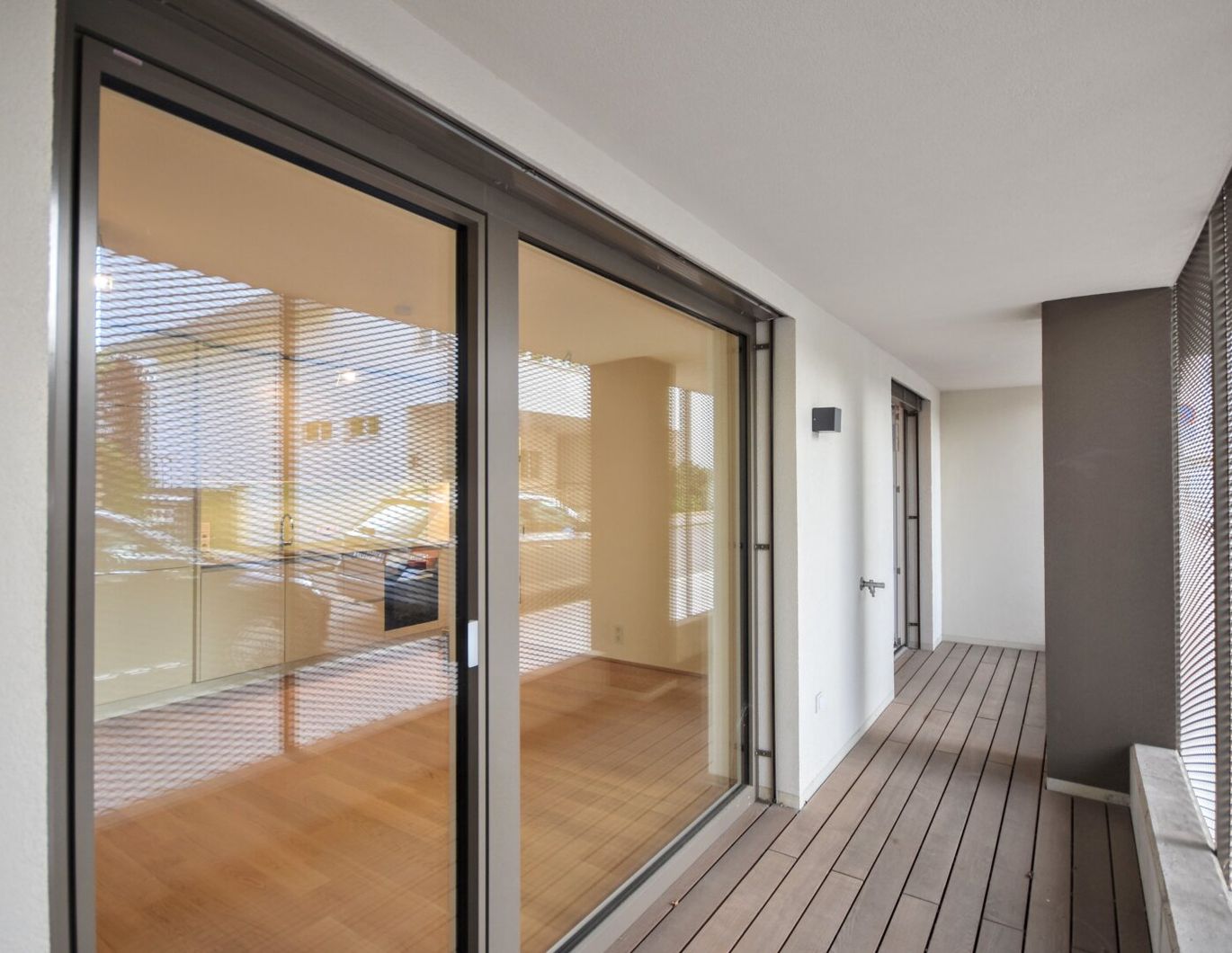 Urbaner Rückzugsort: Loggia zum Begrünen, hochwertiger Neubau