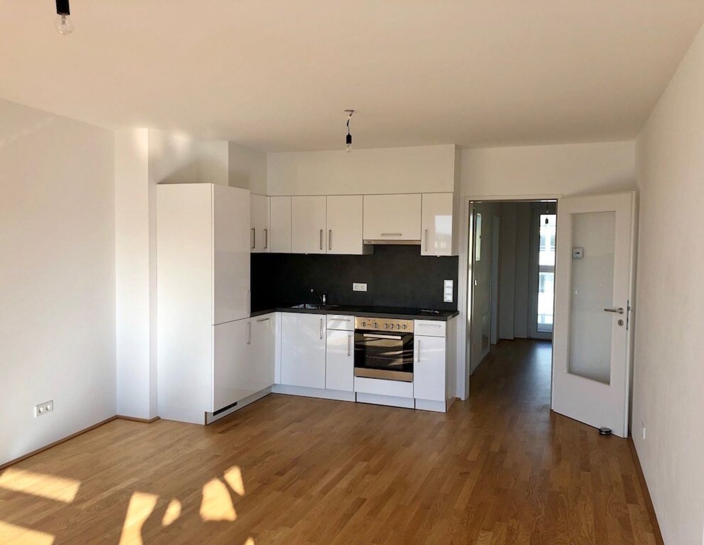 2-Zimmer NEUBAU Wohnung mit Balkon und Loggia! ab sofort