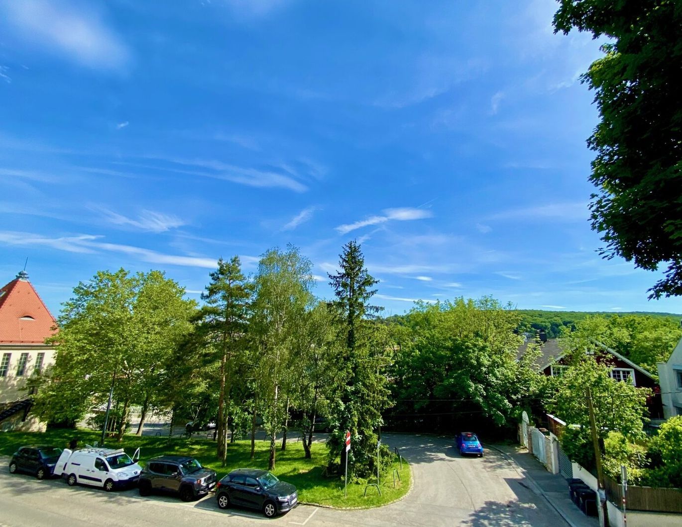 GENERALSANIERTE FAMILIENIDYLLE MIT 3 SCHLAFZIMMERN (4. MÖGLICH) UND 2 BALKONEN
