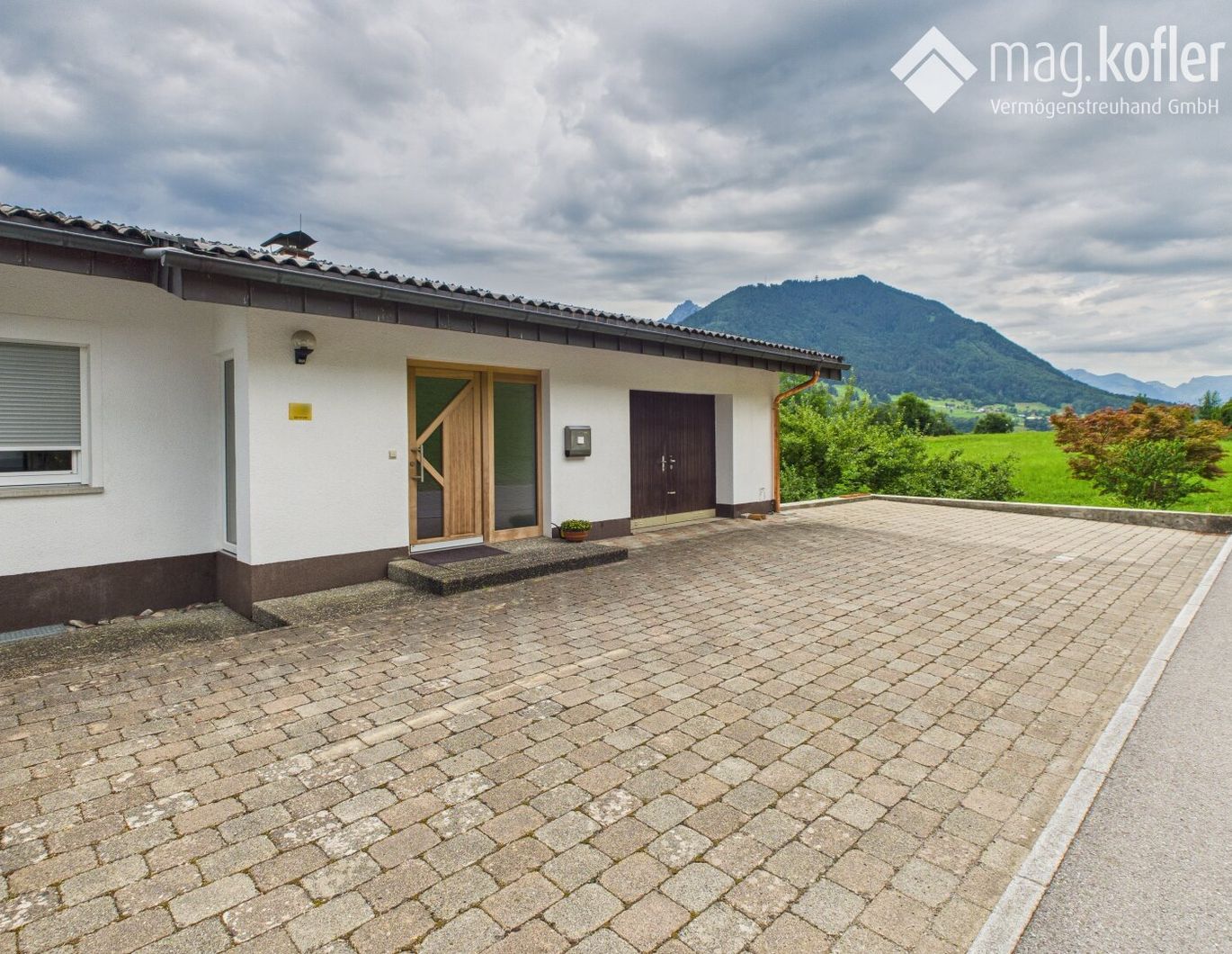 Traumhaftes Zweifamilienhaus im Sonnenparadies Göfis - Wohnen mit Weitblick auf 1.866 m² Baugrund