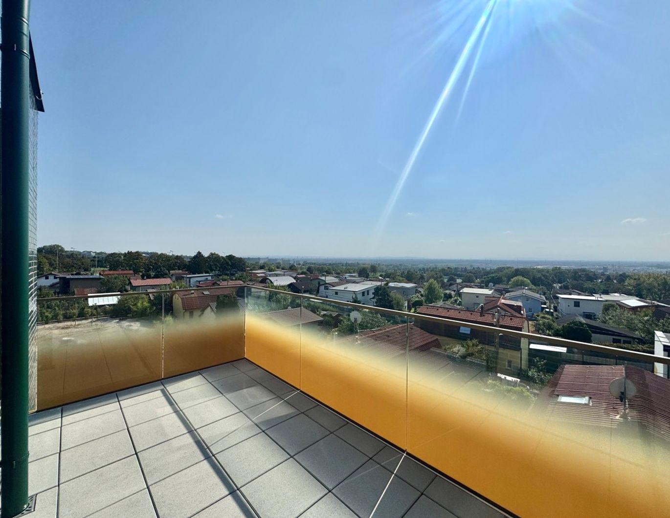 NEU! 3 Zimmer möblierte Wohnung mit traumhaften Ausblick nähe U1