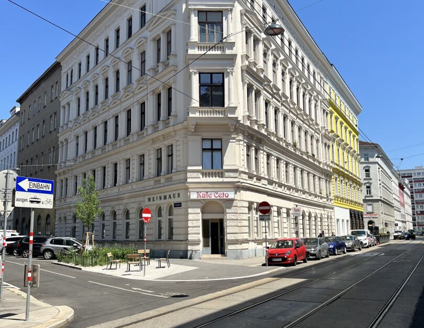 Prestigehaus Sanierungsbedürftige Altbauwohnungen mit Potenzial