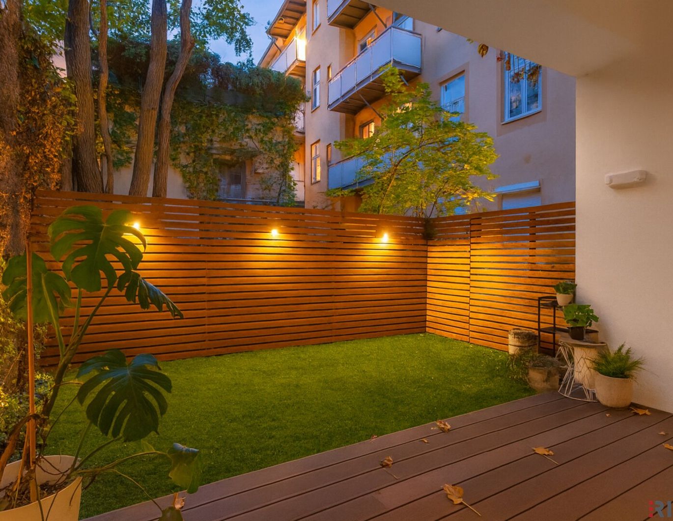GARDEN IN THE CITY - ENTZÜCKENDE GARTENWOHNUNG MIT TERRASSE - TEILMÖBLIERT UND KOMPLETTKÜCHE - NÄHE MARIAHILFER STRASSE - SOFORT BEZIEHBAR