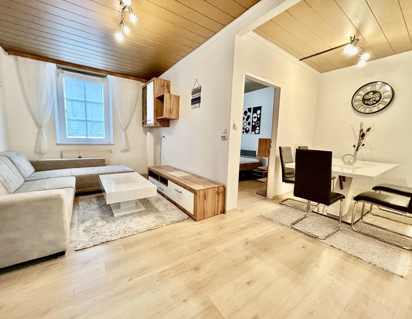 Vollmöblierte Wohnung in Steyr | Parkplatz & 2 Schlafzimmer