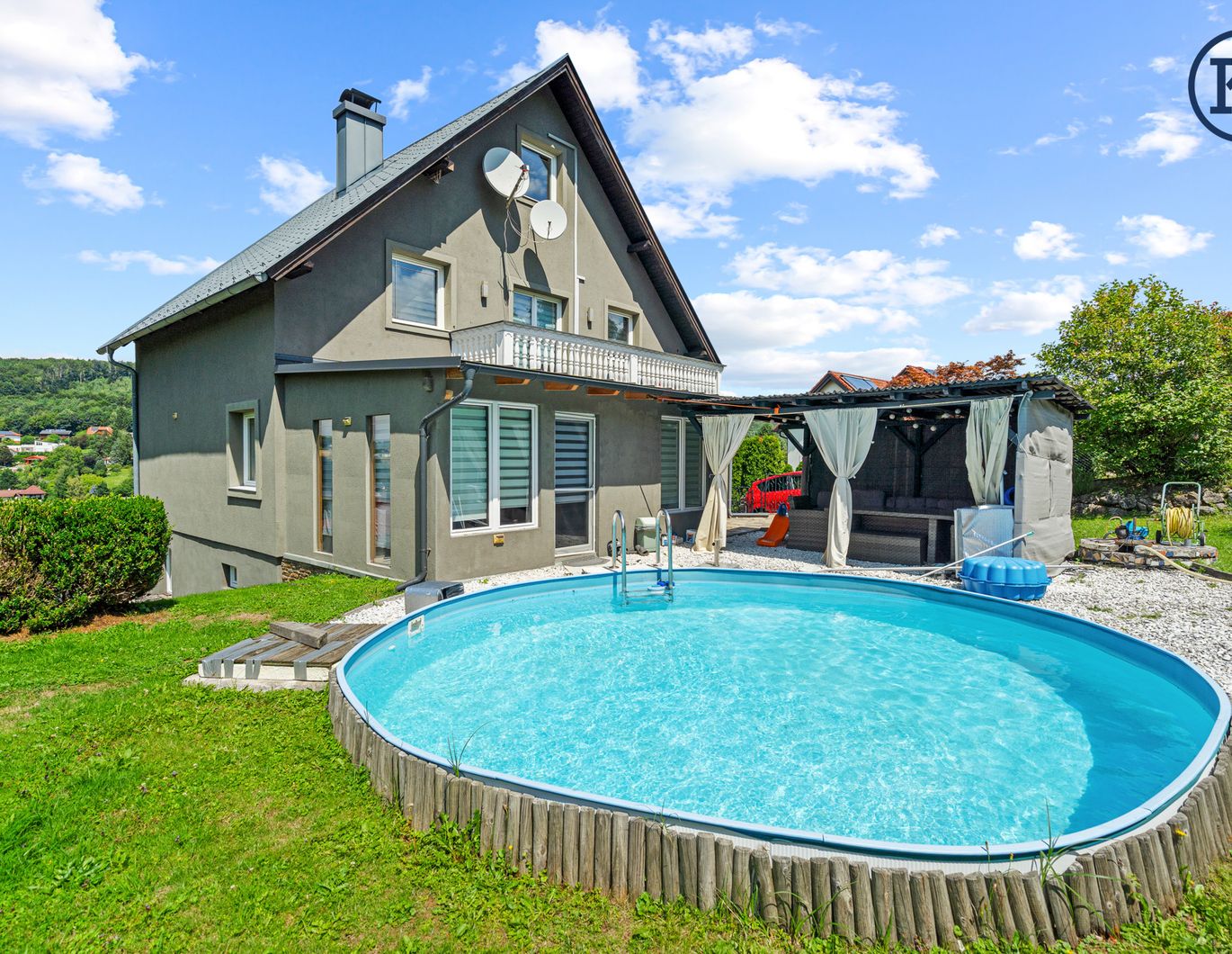 Vielseitiges Wohnhaus mit Garten, Pool & Ausblick - Ruhelage in Eichgraben