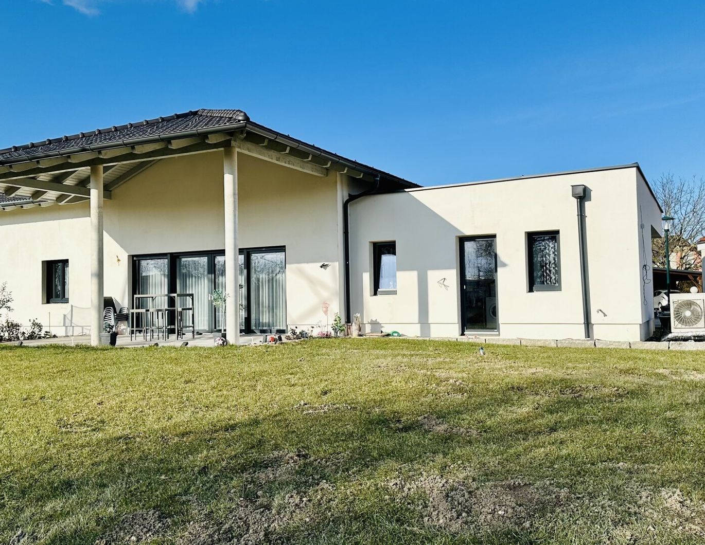 RARITÄT -- Traumhafter Bungalow mit schöner Aussicht!