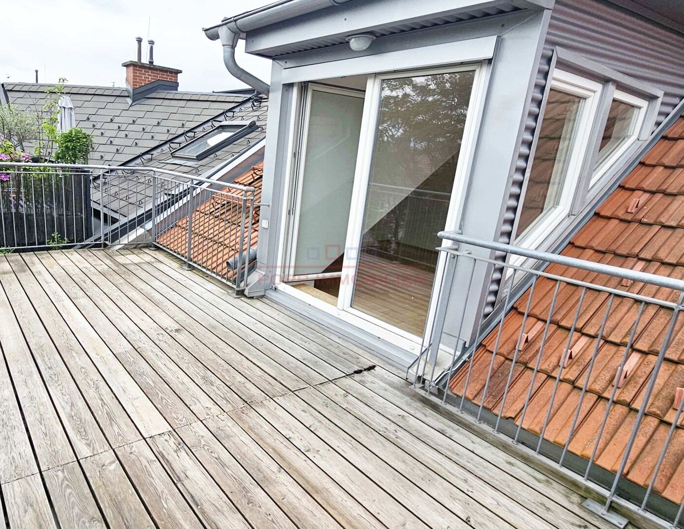 COOLE DACHTERRASSENWOHNUNG in der INNENSTADT
