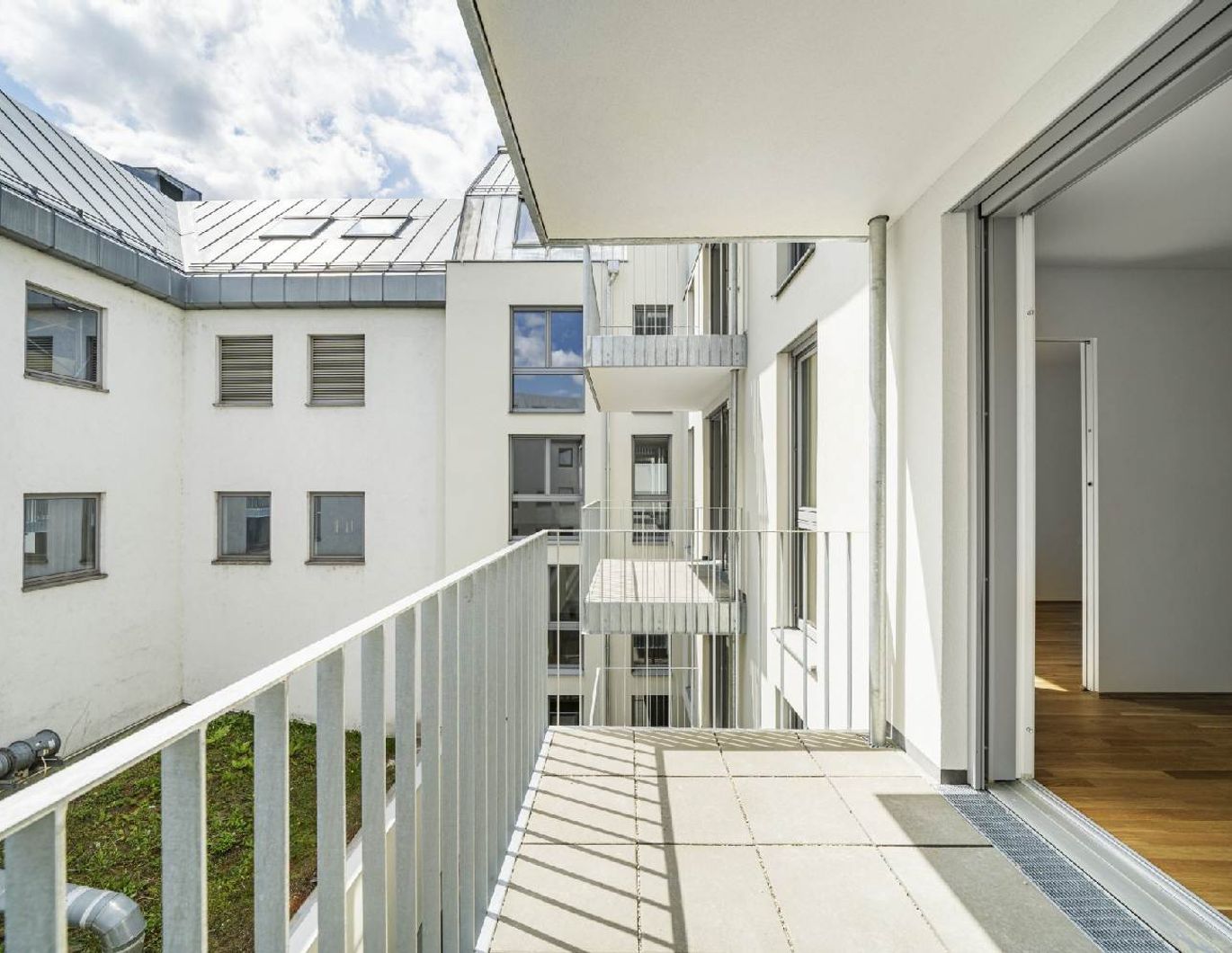 Charmante 2 Zimmerwohnung mit Balkon im 3. Stockwerk in ruhiger Innenhoflage - ZWEITBEZUG