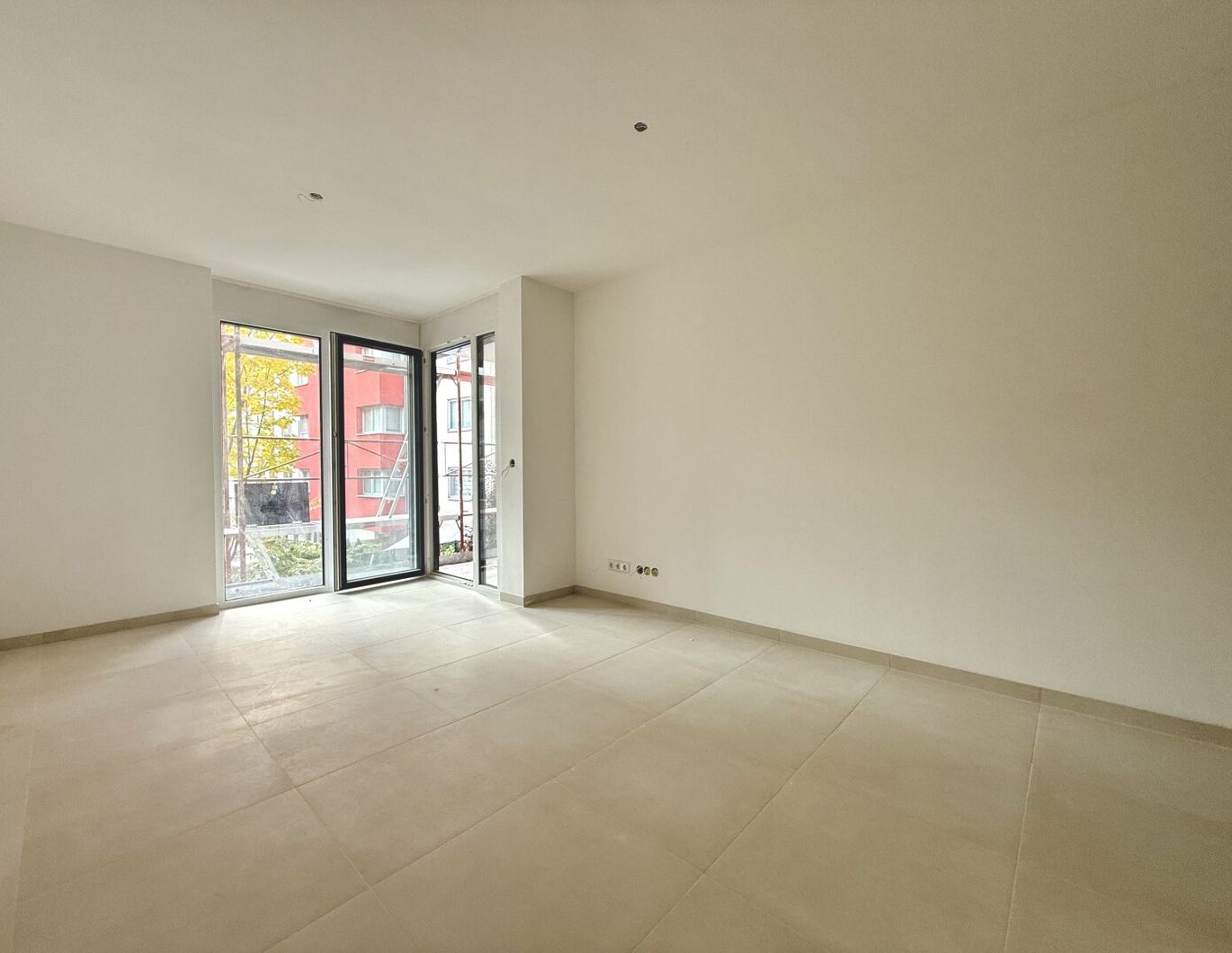 ERSTBEZUG in modernen NEUBAU mit FREIFLÄCHEN!
