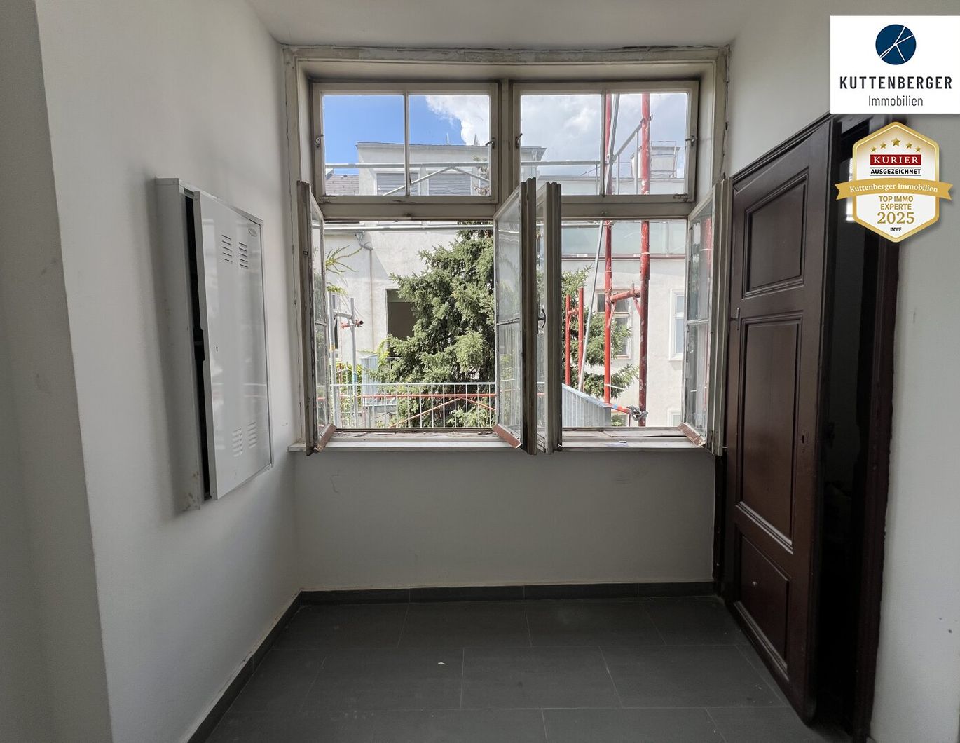 Lieber Erstbezug mit eigenem Balkon über den Gang