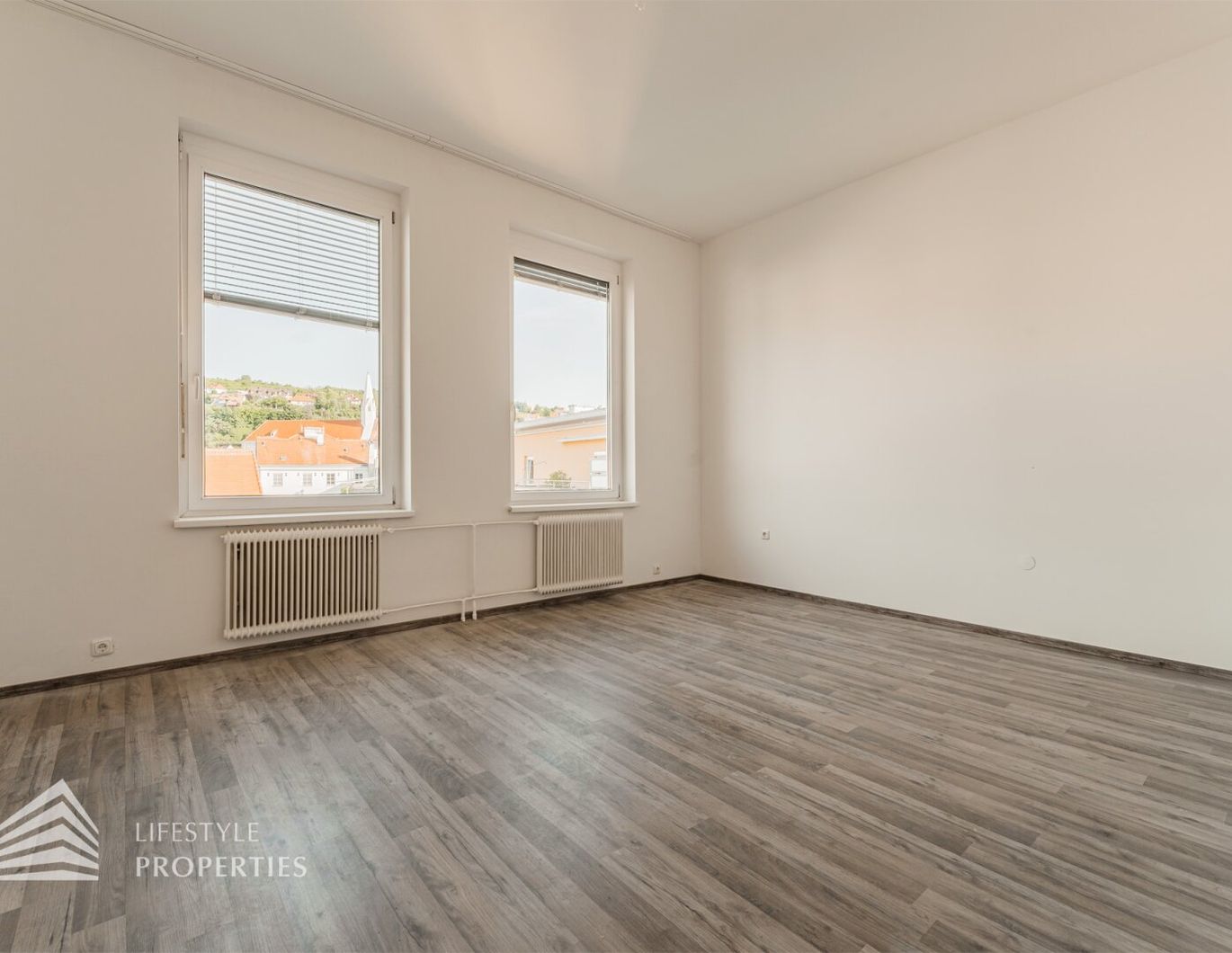 Helle 1-Zimmer Wohnung mit Terrasse in Krems an der Donau, Nähe Göglhaus