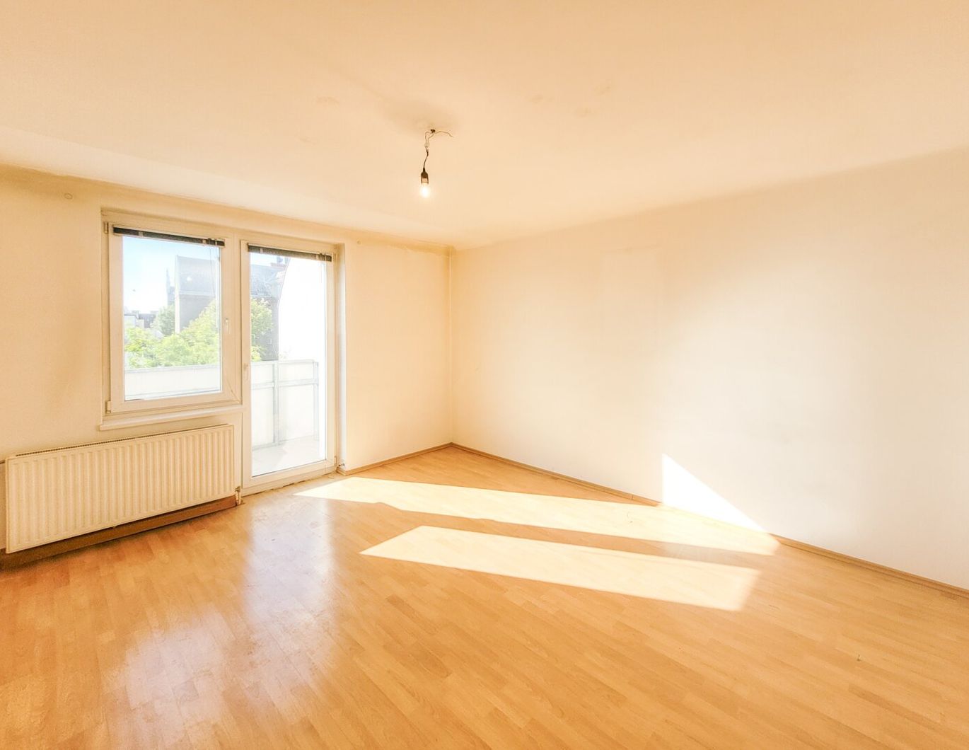PROVISIONSFREI VOM EIGENTÜMER! IDEALE 4-ZIMMER WOHNUNG MIT BALKON UND FERNSICHT NÄHE MATZNERPARK!