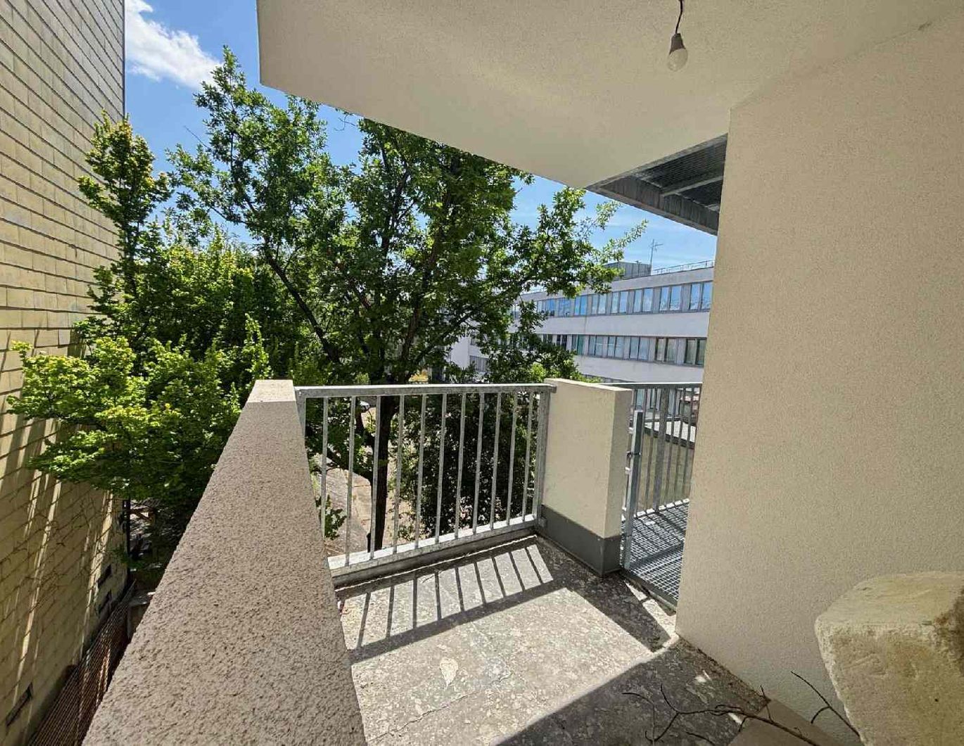 *Summer Special* - URBANER ERSTBEZUG MIT BALKON + SAUNA in 1150 Wien