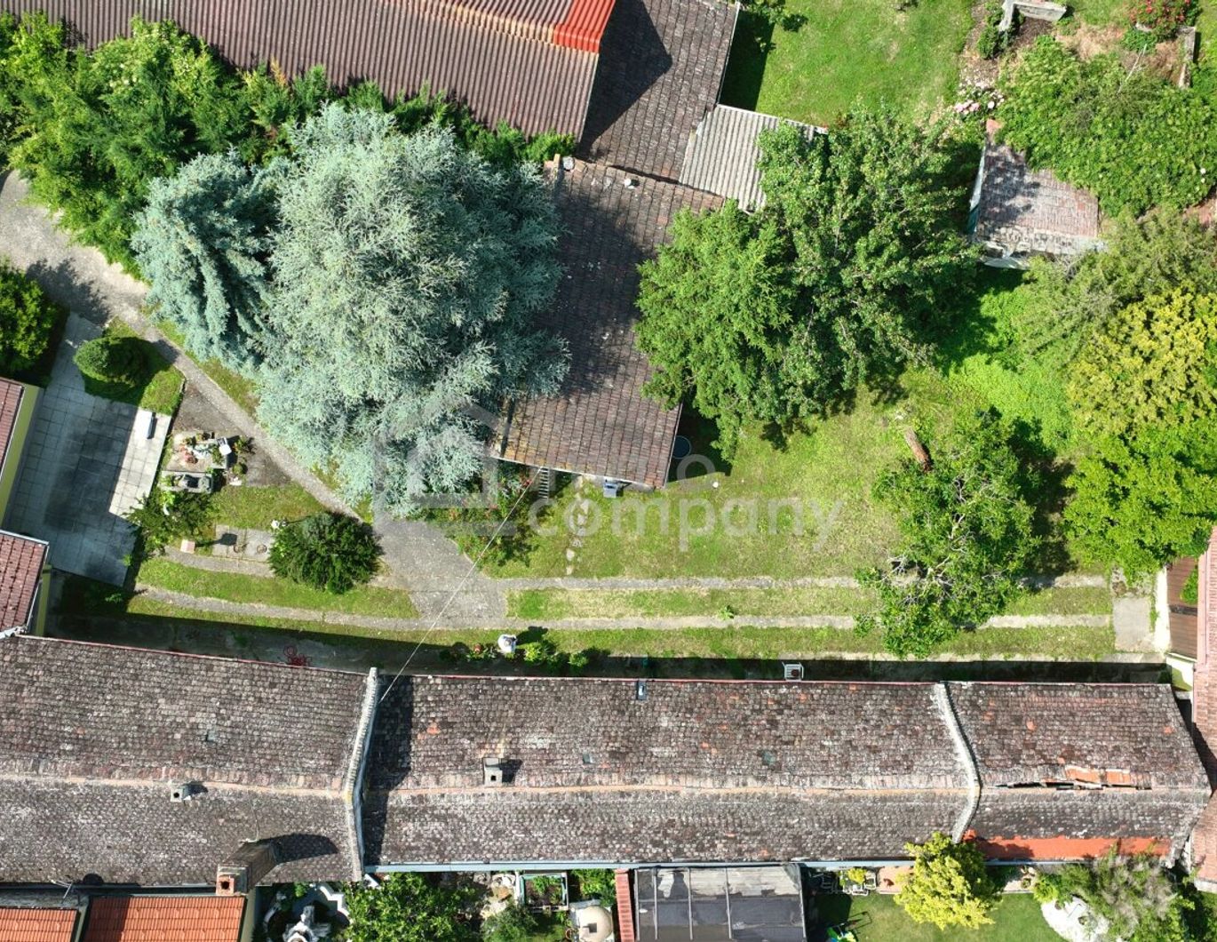 Sanierungsbedürftiges Haus mit Stadl und großen Grund zu verkaufen!