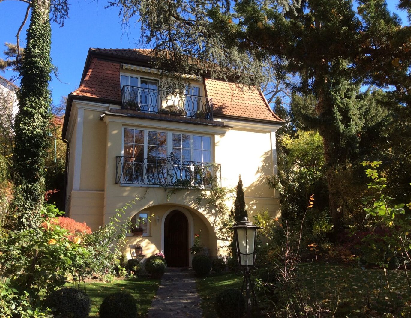 Einzigartige Rarität: Idyllisches Einfamilienhaus in ruhiger Zentrumslage