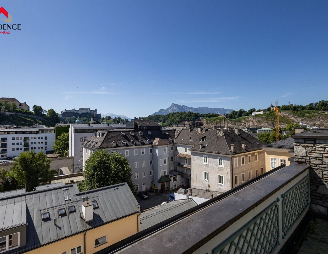 Altstadtjuwel mit Potenzial - 4-Zimmer-Dachgeschosswohnung mit Festungsblick & Dachterrasse in Toplage
