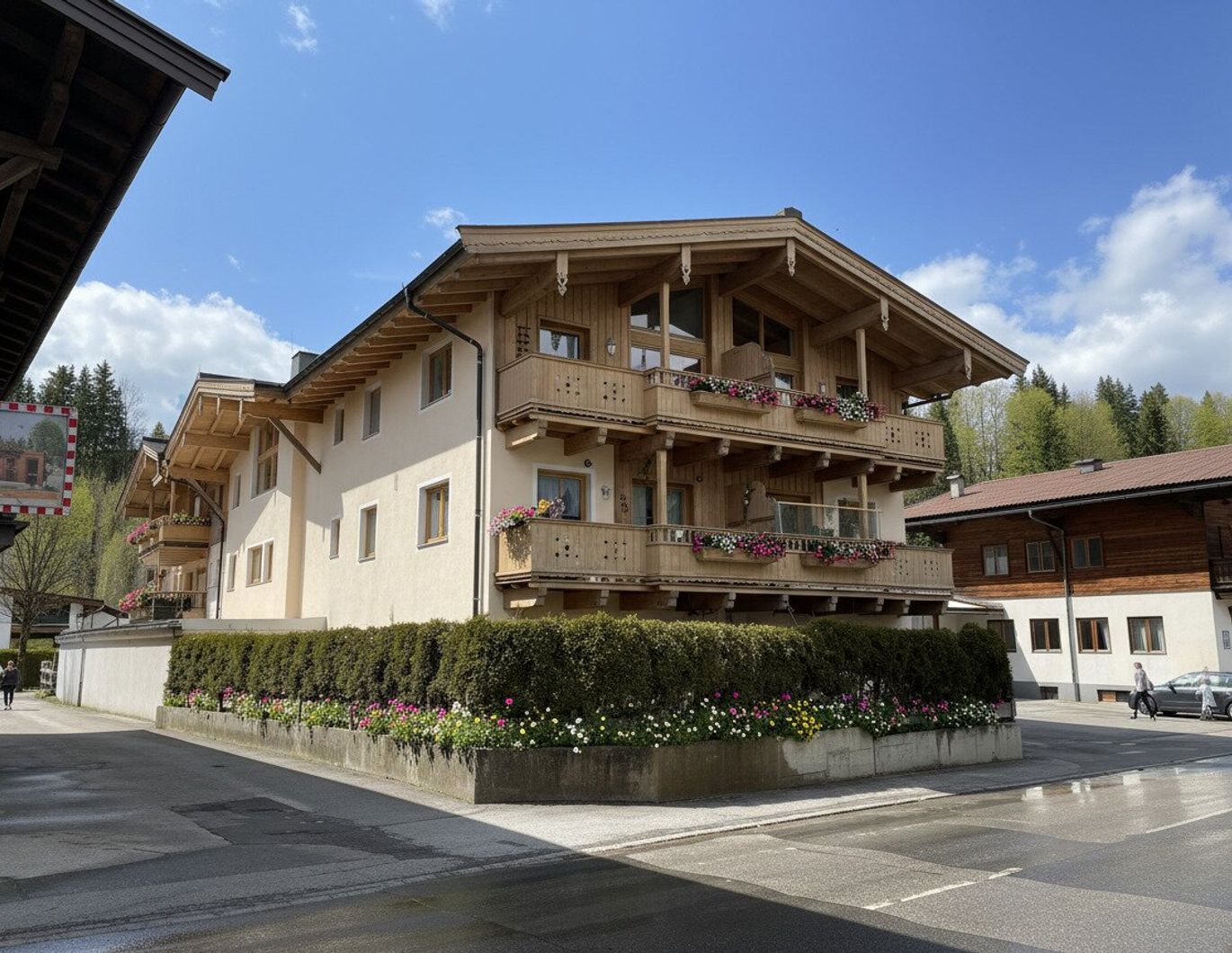 Alpine Dachgeschosswohnung mit Sichtdachstuhl & Balkon - mitten in Fieberbrunn