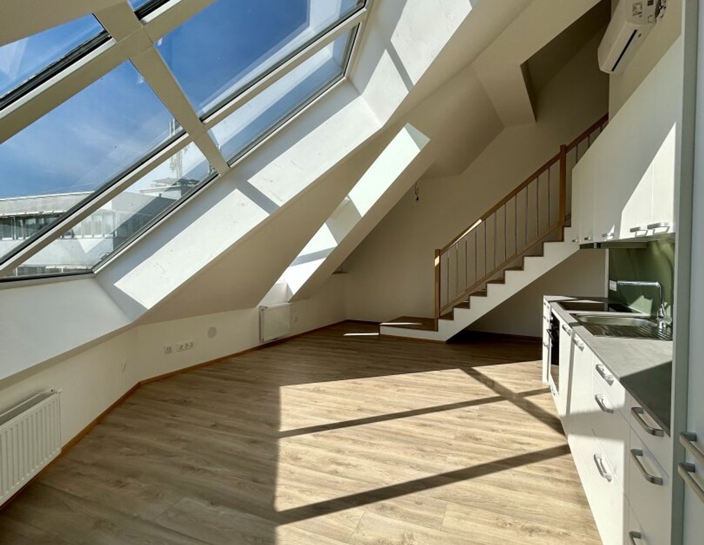 Traumhafte Dachgeschoßwohnung in Klosterneuburg - Erstbezug mit Terrasse!
