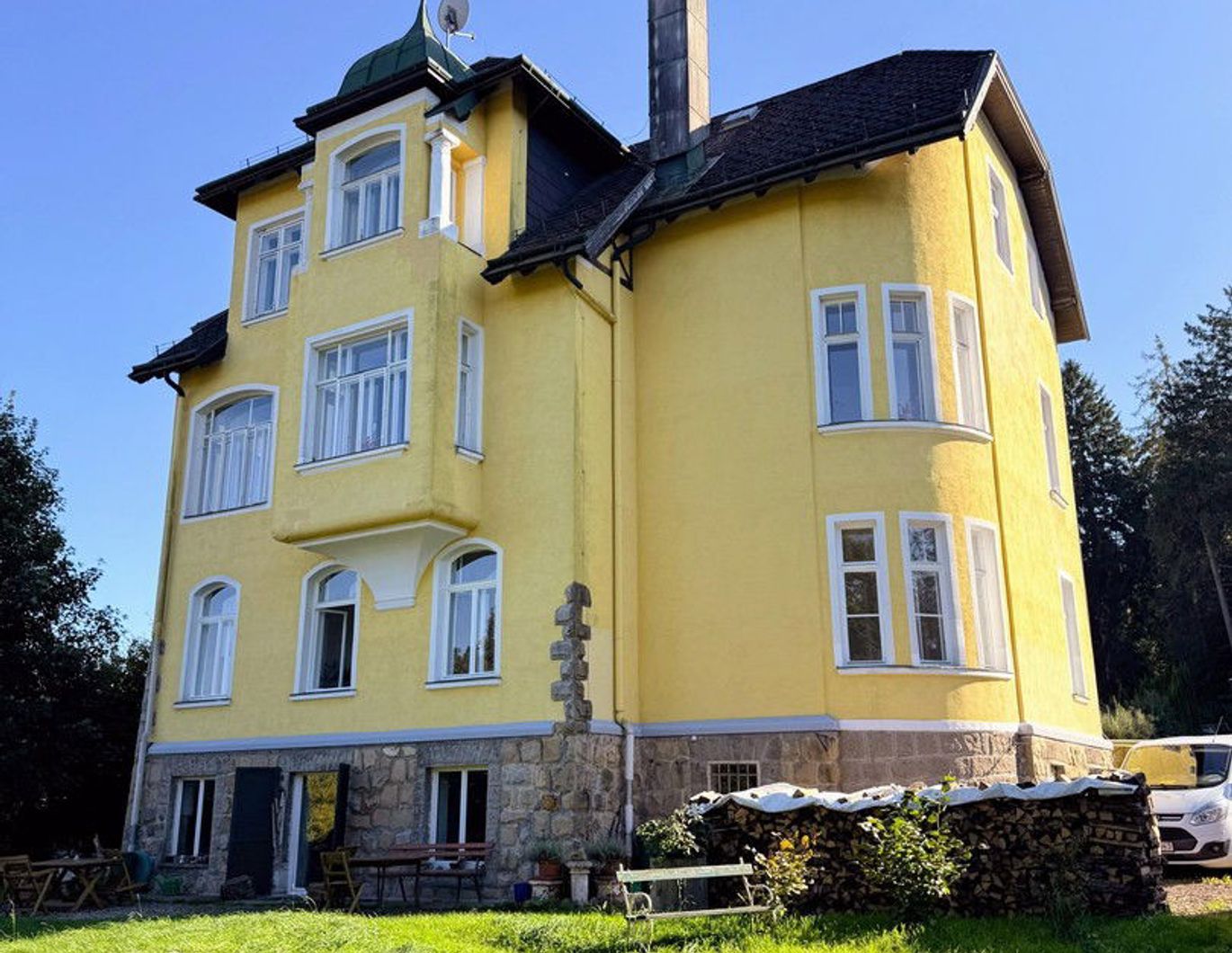 Erstbezug: 148m2 Villenetage mit Garten & Garage - Wohnluxus im Wienerwald (nur 10 Min von Wien)