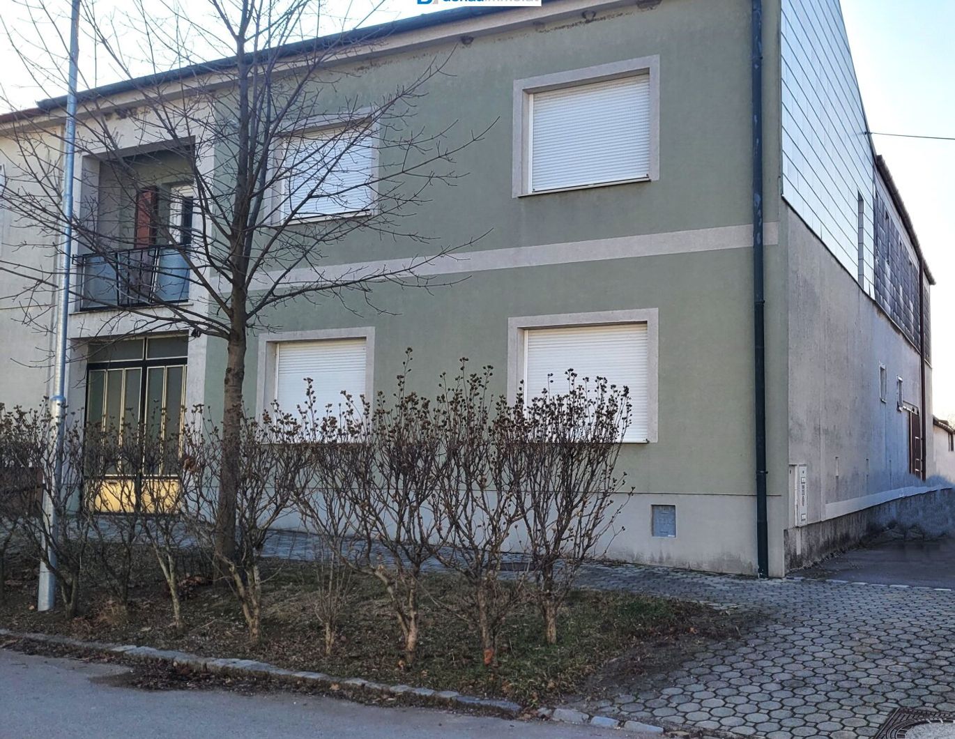 Mehrfamilienhaus (3 Wohneinheiten) mit vielen Möglichkeiten! - Teilunterkellert!