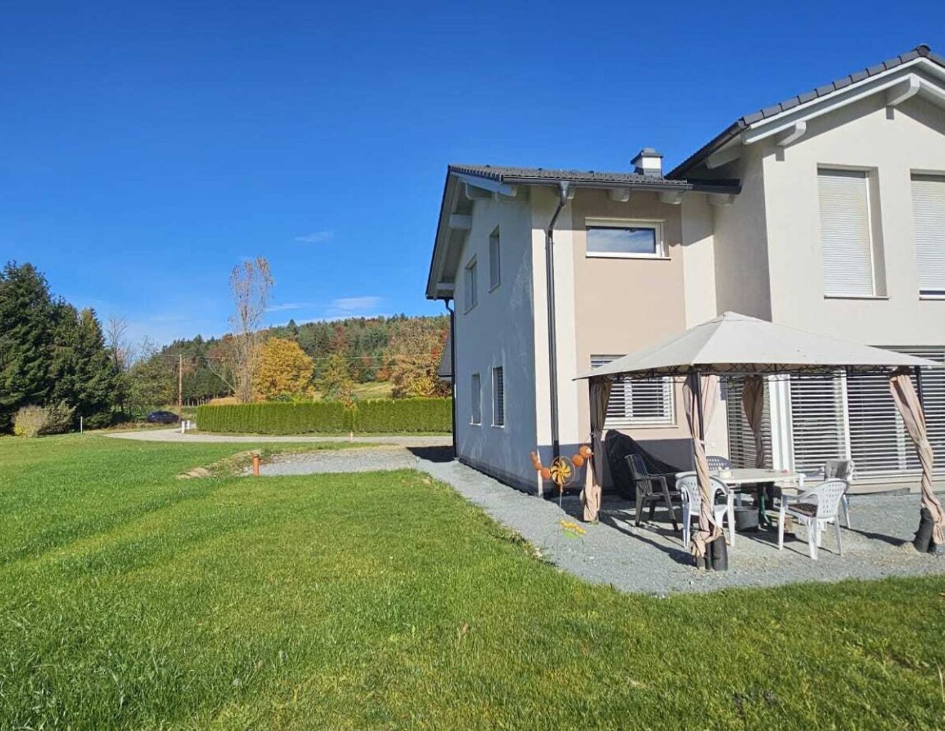 Traumhaftes neu gebautes EFH mit 163 m² WFL und 1025 m² GFL in Sankt Martin i.S. 5 Zimmer, Terrasse um 560.000 €, Grund wäre erweiterbar.