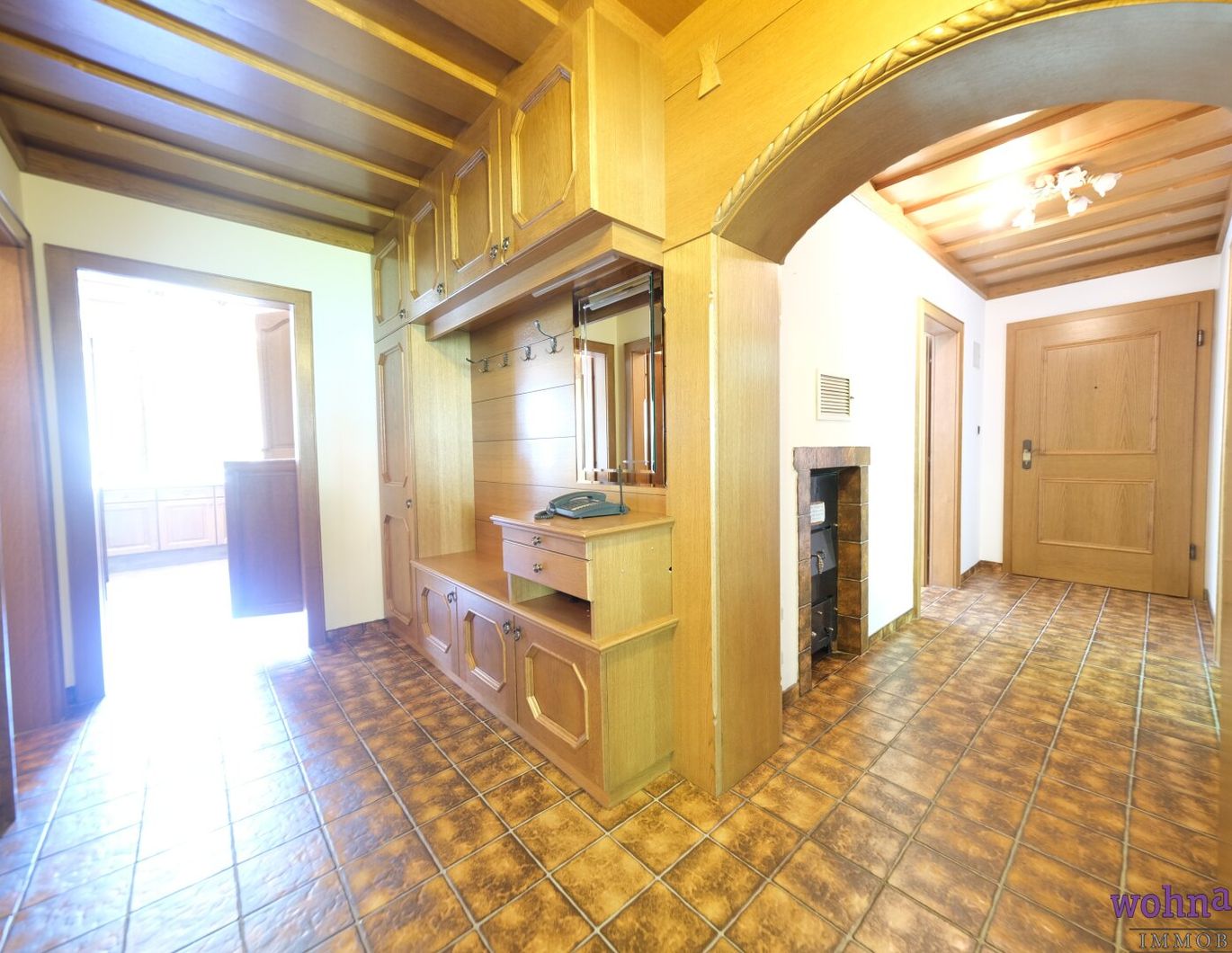 Großzügige 3-Zimmer-Wohnung mit Tiroler Flair und Garage
