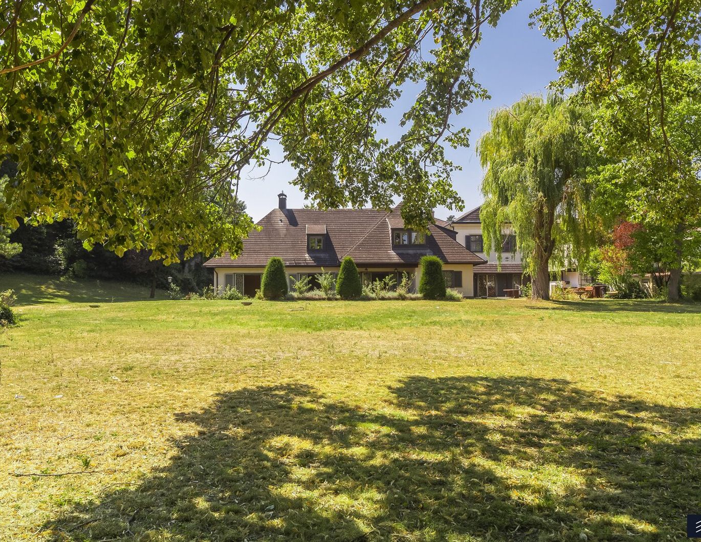 --- VILLEN TRAUM--- LEBEN IM HERZEN VON PERCHTOLDSDORF - GRUNDSTÜCK MIT UNEINSICHTIGER VILLA IM ZENTRUM