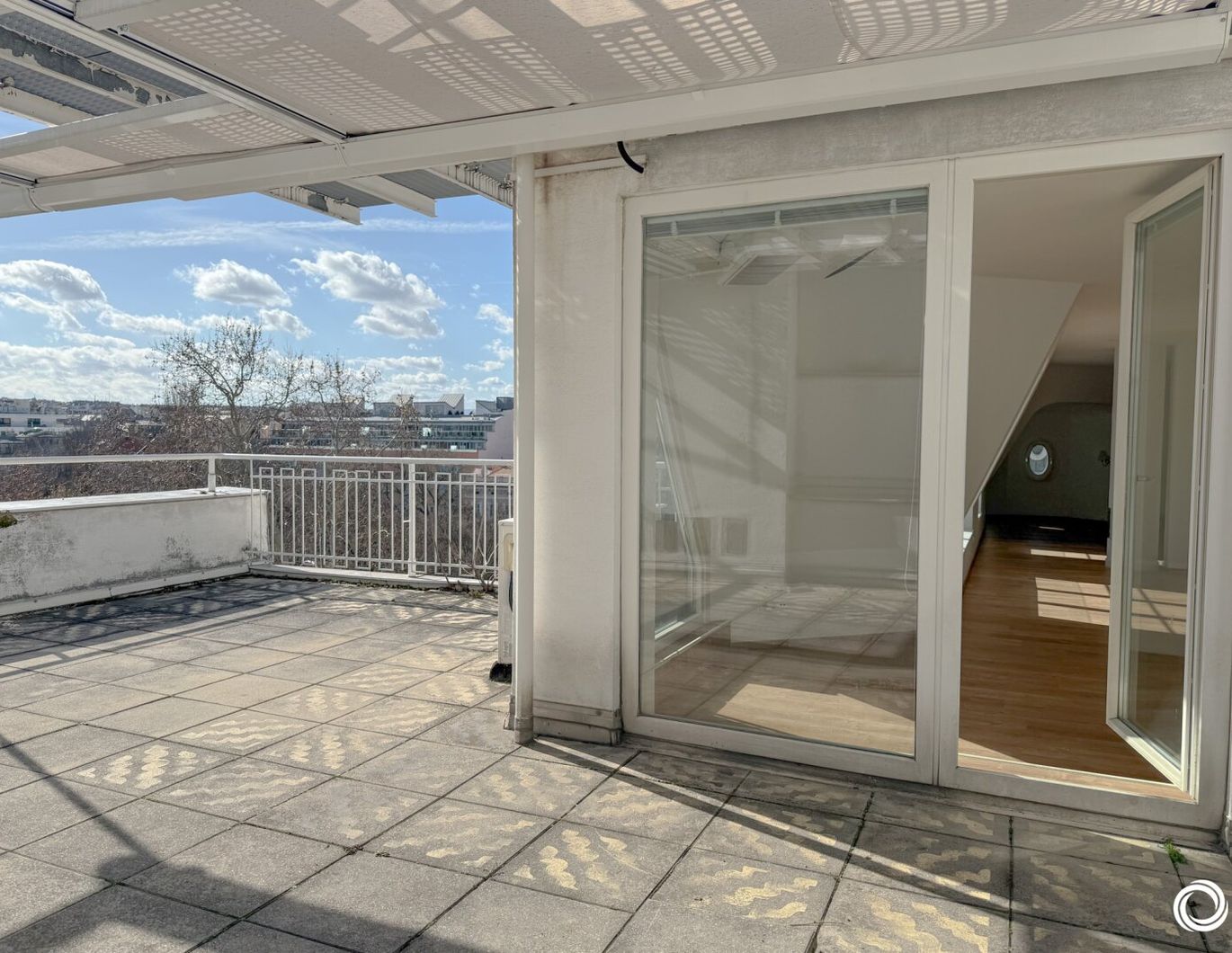 1040// 5 Zimmer Penthouse - traumhafter Grünblick in Bestlage!