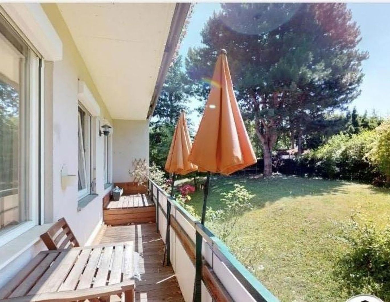 Schöne lichtdurchflutete 3-Zimmer Wohnung mit Loggia und Garten, Ruhelage