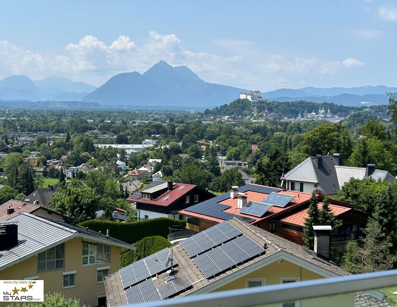 neuer KP: Exklusives Wohnen in Salzburg - Erstbezug-Villa in Aigen mit unverbaubarem Blick über die Stadt bis zur Festung Hohensalzburg